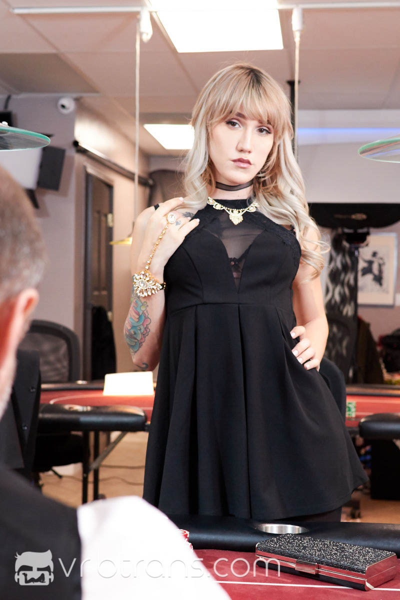 Lena Kelly: Ass of Hearts (vrbtrans.com) Ass of Hearts (Lena Kelly)